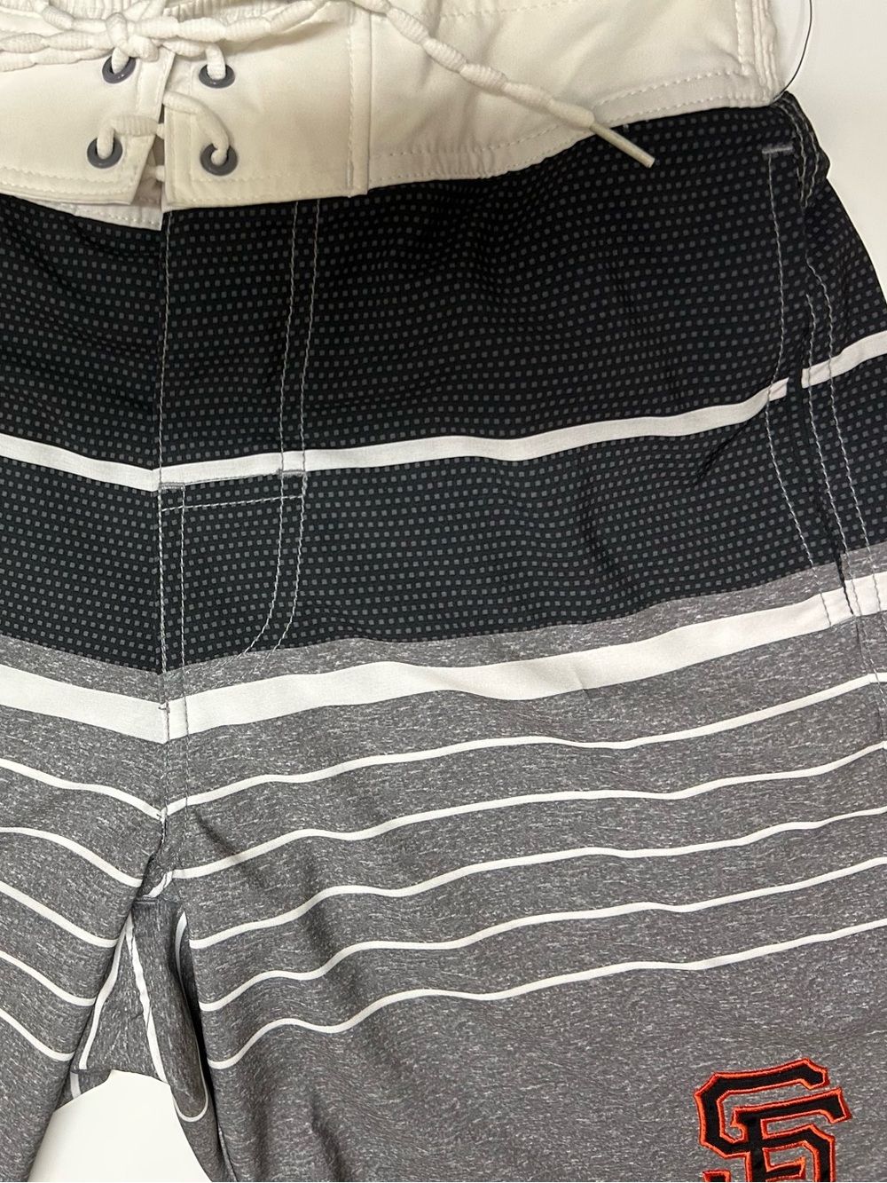G-III San Francisco Giants Board Shorts Men's Swim Trunks  Sz. Small